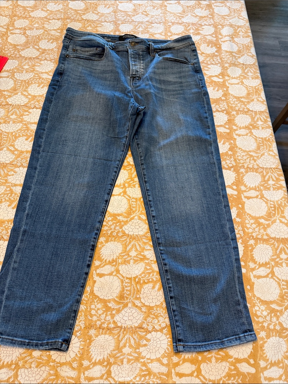 Liverpool women’s 14/32 “the boyfriend”  Blue Jeans button front stretch denim